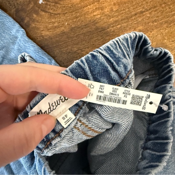 NWT Madewell Pull-On Relaxed Jeans in Beswick Wash - Picture 7 of 8